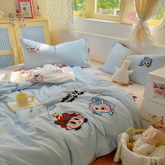 91家纺网 家纺一手货源 找家纺 易辰美 2025新款水洗棉毛巾绣夏被空调被夏凉被四件套 哪吒敖冰（兰）