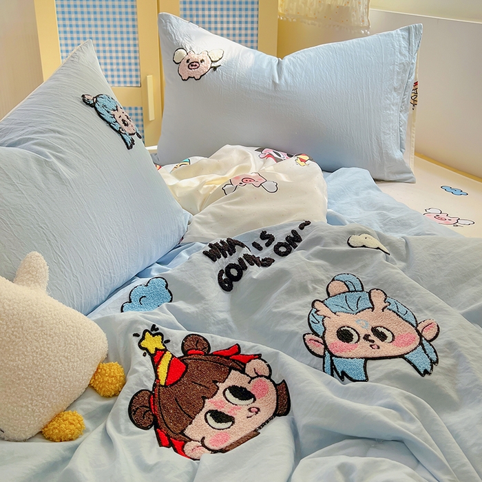 91家纺网 家纺一手货源 找家纺 易辰美 2025新款水洗棉毛巾绣夏被空调被夏凉被四件套 哪吒敖冰（兰）