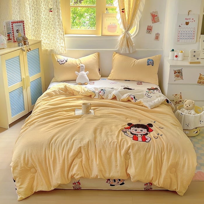 91家纺网 家纺一手货源 找家纺 易辰美 2025新款水洗棉毛巾绣夏被空调被夏凉被四件套 小哪吒（黄）