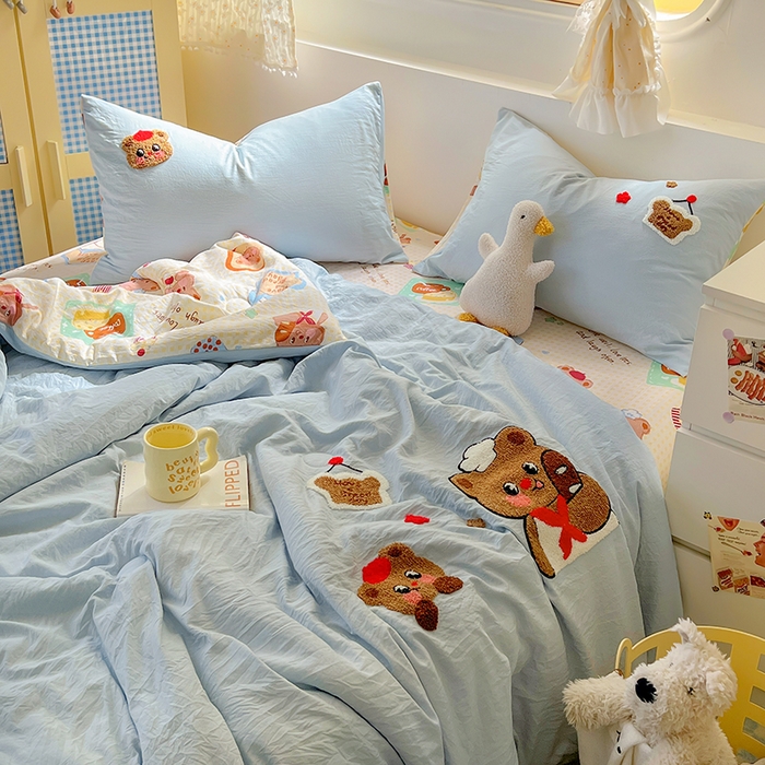 91家纺网 家纺一手货源 找家纺 易辰美 2025新款水洗棉毛巾绣夏被空调被夏凉被四件套 吐司熊