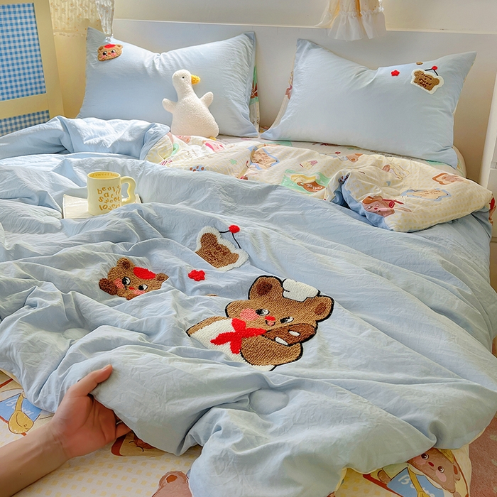 91家纺网 家纺一手货源 找家纺 易辰美 2025新款水洗棉毛巾绣夏被空调被夏凉被四件套 吐司熊