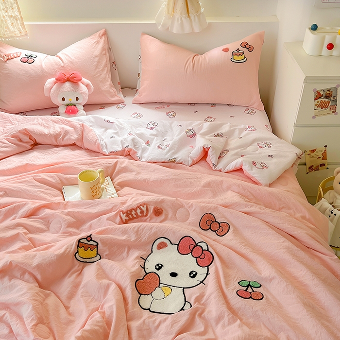 91家纺网 家纺一手货源 找家纺 易辰美 2025新款水洗棉毛巾绣夏被空调被夏凉被四件套 KT猫