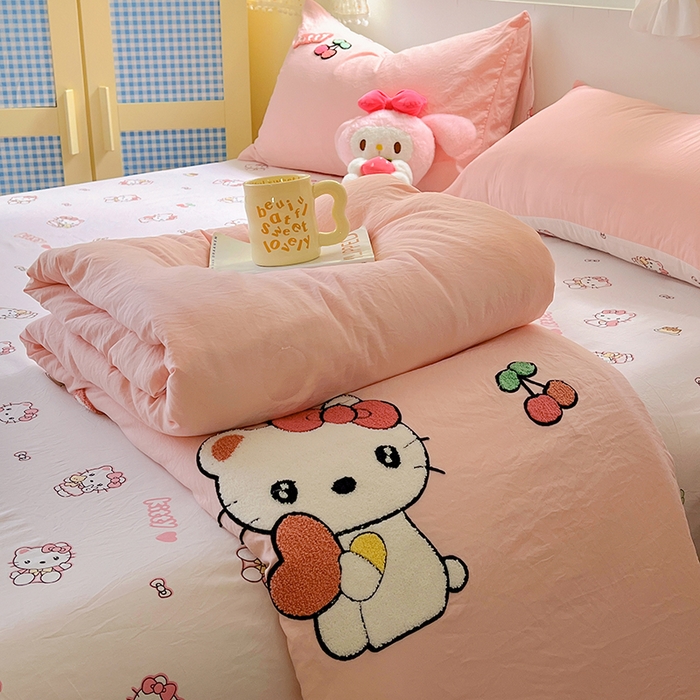 91家纺网 家纺一手货源 找家纺 易辰美 2025新款水洗棉毛巾绣夏被空调被夏凉被四件套 KT猫