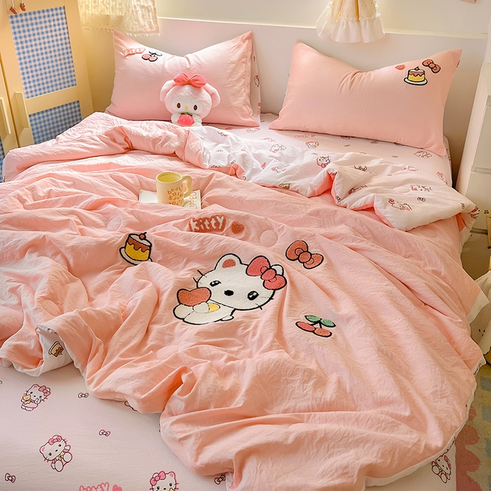 91家纺网 家纺一手货源 找家纺 易辰美 2025新款水洗棉毛巾绣夏被空调被夏凉被四件套 KT猫