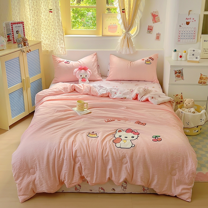 91家纺网 家纺一手货源 找家纺 易辰美 2025新款水洗棉毛巾绣夏被空调被夏凉被四件套 KT猫