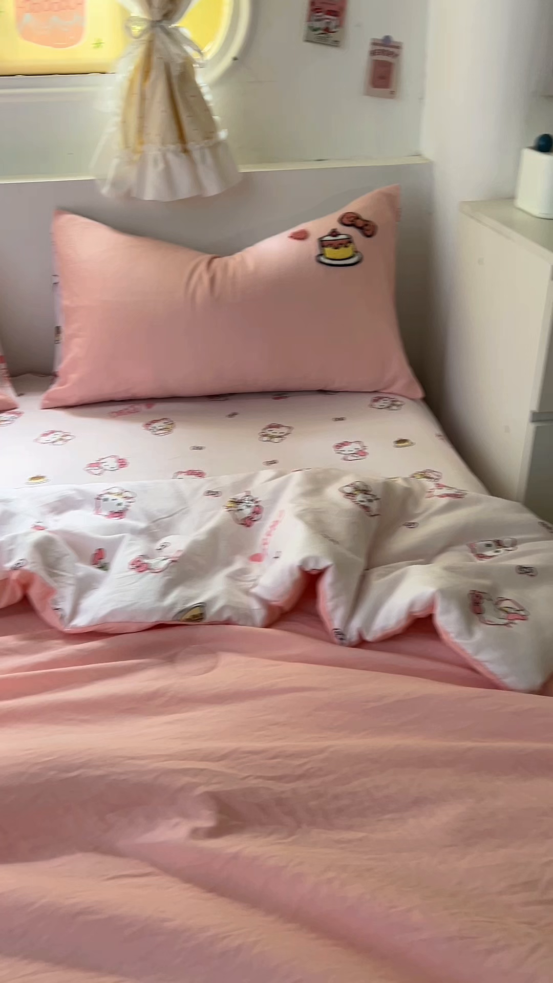 91家纺网 家纺一手货源 找家纺 易辰美 2025新款水洗棉毛巾绣夏被空调被夏凉被四件套 KT猫