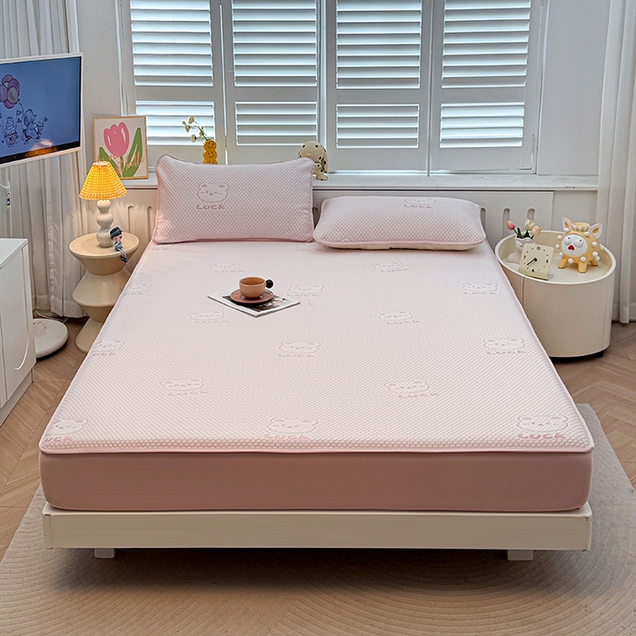 91家纺网 家纺一手货源 找家纺 喜居 2025新款A类凉感豆豆席床笠款 luck小冰熊-粉