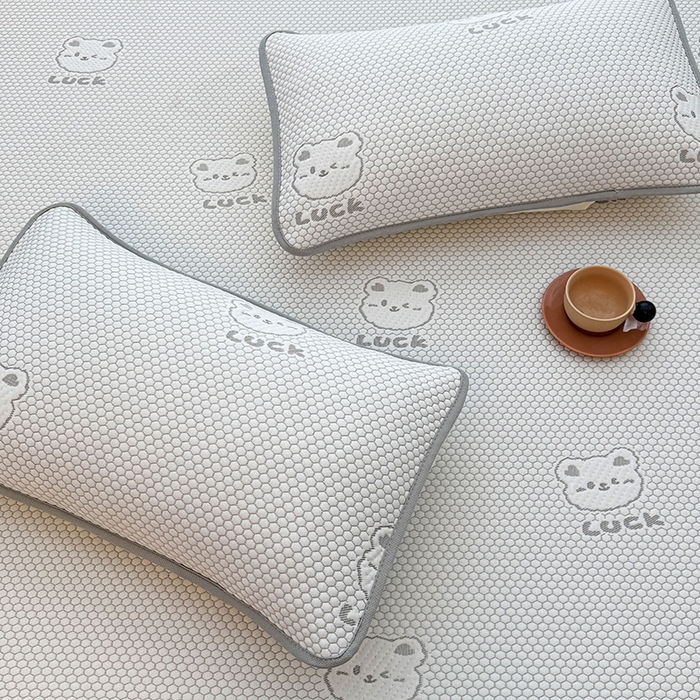 91家纺网 家纺一手货源 找家纺 喜居 2025新款A类凉感豆豆席床笠款 luck小冰熊-灰