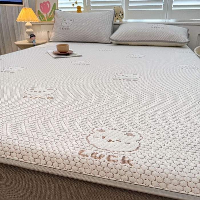 91家纺网 家纺一手货源 找家纺 喜居 2025新款A类凉感豆豆席床笠款 luck小冰熊-咖