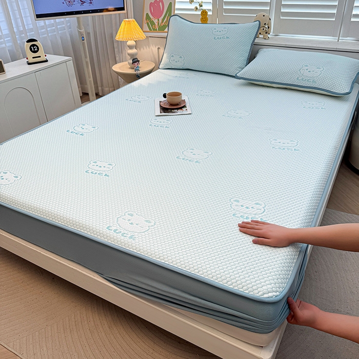 91家纺网 家纺一手货源 找家纺 喜居 2025新款A类凉感豆豆席床笠款 luck小冰熊-蓝