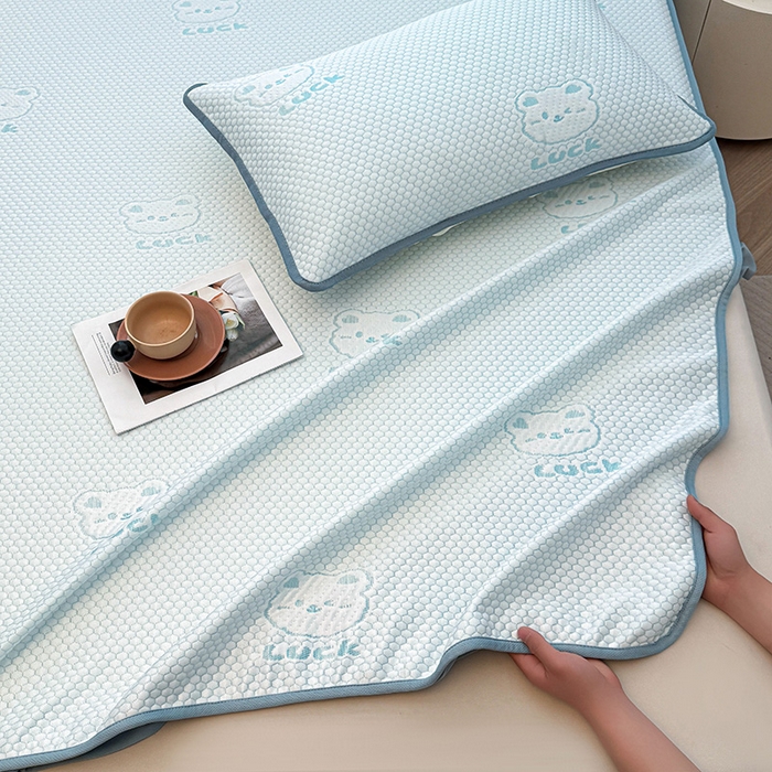 91家纺网 家纺一手货源 找家纺 喜居 2025新款A类凉感豆豆席床笠款 luck小冰熊-蓝