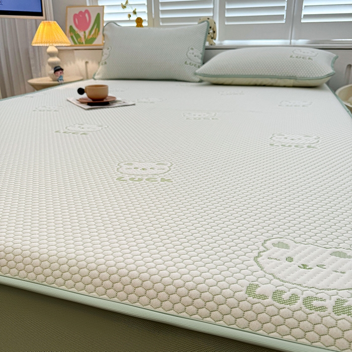 91家纺网 家纺一手货源 找家纺 喜居 2025新款A类凉感豆豆席床笠款 luck小冰熊-绿