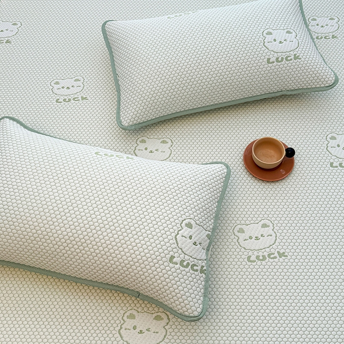 91家纺网 家纺一手货源 找家纺 喜居 2025新款A类凉感豆豆席床笠款 luck小冰熊-绿