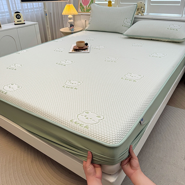 91家纺网 家纺一手货源 找家纺 喜居 2025新款A类凉感豆豆席床笠款 luck小冰熊-绿