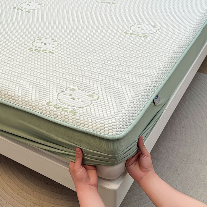 91家纺网 家纺一手货源 找家纺 喜居 2025新款A类凉感豆豆席床笠款 luck小冰熊-绿