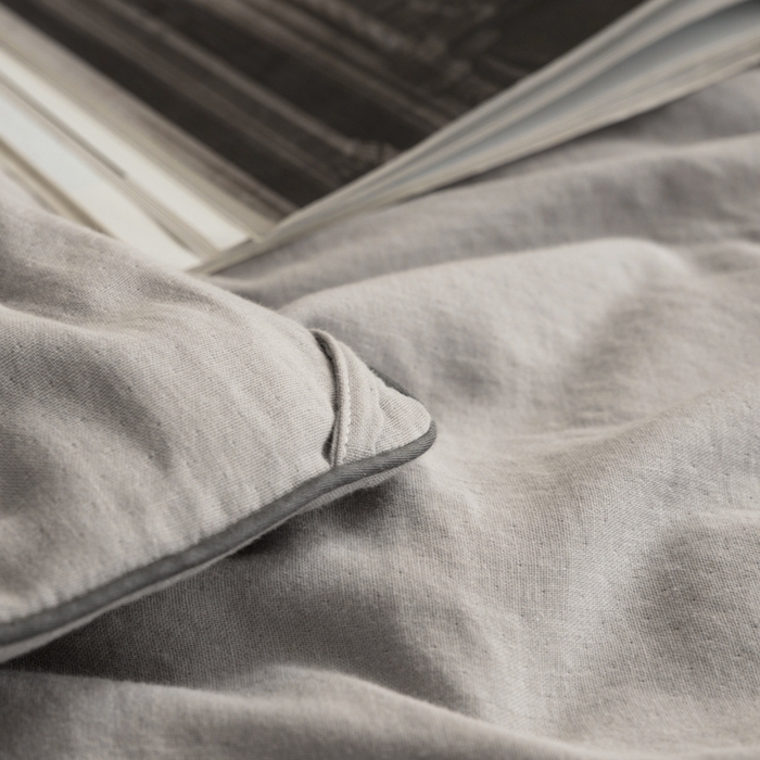 91家纺网 家纺一手货源 找家纺 蚕阿婆 2025新款纯棉双层纱蚕丝被蚕丝空调夏凉被 灰色