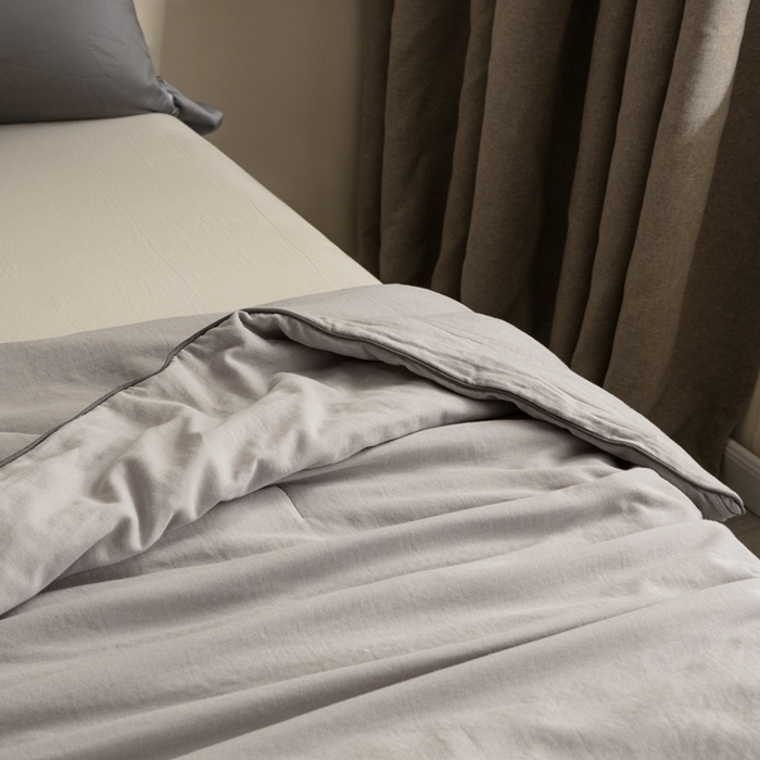 91家纺网 家纺一手货源 找家纺 蚕阿婆 2025新款纯棉双层纱蚕丝被蚕丝空调夏凉被 灰色