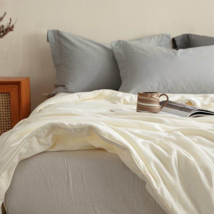 91家纺网 家纺一手货源 找家纺 蚕阿婆 2025新款纯棉双层纱蚕丝被蚕丝空调夏凉被 米色