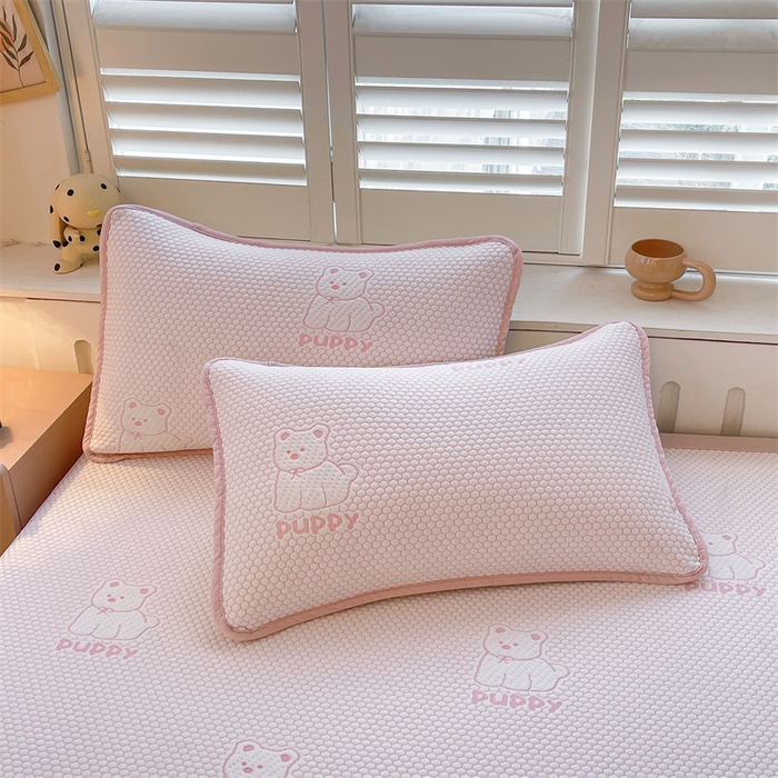 91家纺网 家纺一手货源 找家纺 喜居 2025新款A类凉感豆豆平席款-冰小汪系列 冰小汪-粉 平席款