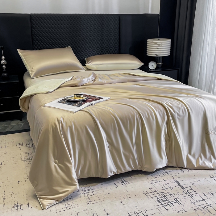 91家纺网 家纺一手货源 找家纺 （总）金喜 2025春夏新款冰丝绸夏被7A抗菌冰肌夏被空调被锦纶氨纶夏凉被薄被子