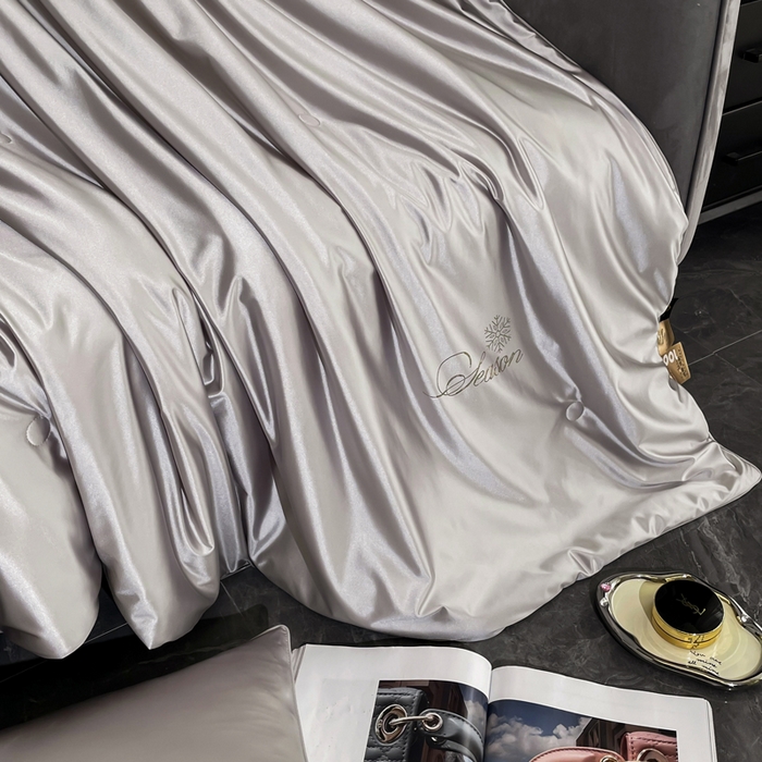 91家纺网 家纺一手货源 找家纺 金喜 2025春夏新款冰丝绸夏被7A抗菌冰肌夏被空调被锦纶氨纶夏凉被薄被子 银河灰
