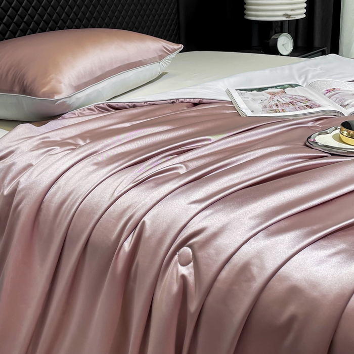 91家纺网 家纺一手货源 找家纺 金喜 2025春夏新款冰丝绸夏被7A抗菌冰肌夏被空调被锦纶氨纶夏凉被薄被子 樱草紫