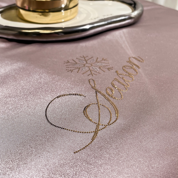 91家纺网 家纺一手货源 找家纺 金喜 2025春夏新款冰丝绸夏被7A抗菌冰肌夏被空调被锦纶氨纶夏凉被薄被子 樱草紫