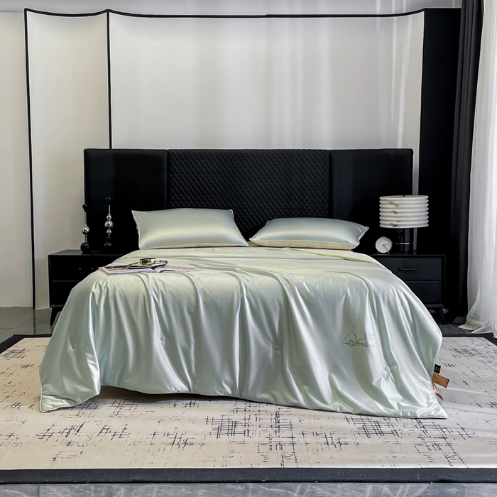 91家纺网 家纺一手货源 找家纺 （总）金喜 2025春夏新款冰丝绸夏被7A抗菌冰肌夏被空调被锦纶氨纶夏凉被薄被子