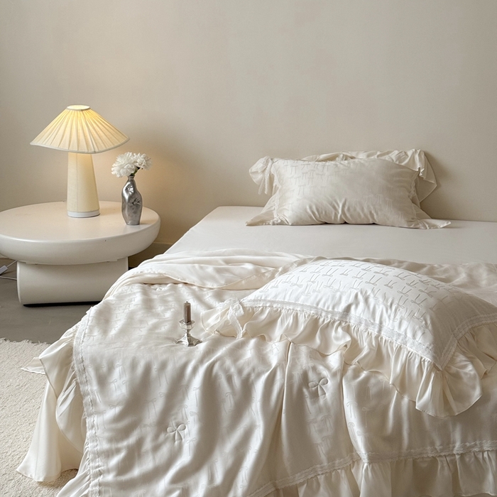 91家纺网 家纺一手货源 找家纺 MIU缪家居 2025新款60兰精天丝夏被四件套 薇薇安 单夏被控价288/四件套控价388 米色