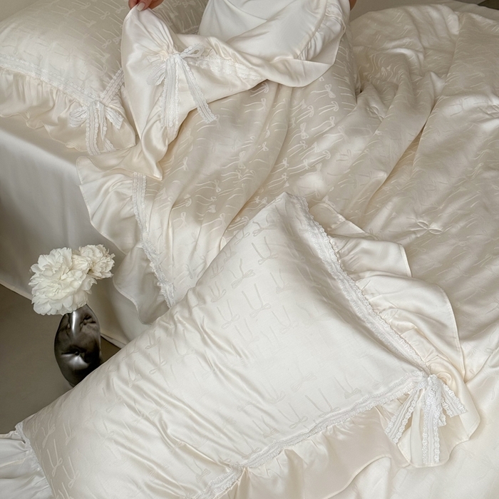 91家纺网 家纺一手货源 找家纺 MIU缪家居 2025新款60兰精天丝夏被四件套 薇薇安 单夏被控价288/四件套控价388 米色