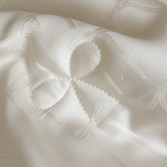 91家纺网 家纺一手货源 找家纺 MIU缪家居 2025新款60兰精天丝夏被四件套 薇薇安 单夏被控价288/四件套控价388 米色