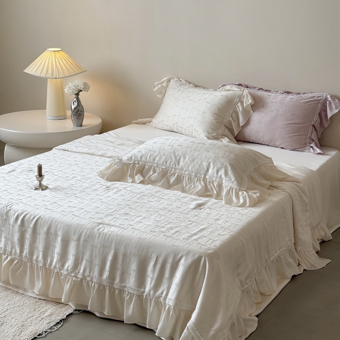 91家纺网 家纺一手货源 找家纺 MIU缪家居 2025新款60兰精天丝夏被四件套 薇薇安 单夏被控价288/四件套控价388 米色