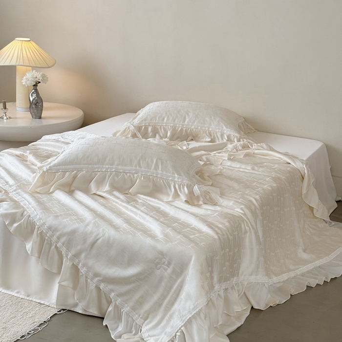 91家纺网 家纺一手货源 找家纺 MIU缪家居 2025新款60兰精天丝夏被四件套 薇薇安 单夏被控价288/四件套控价388 米色