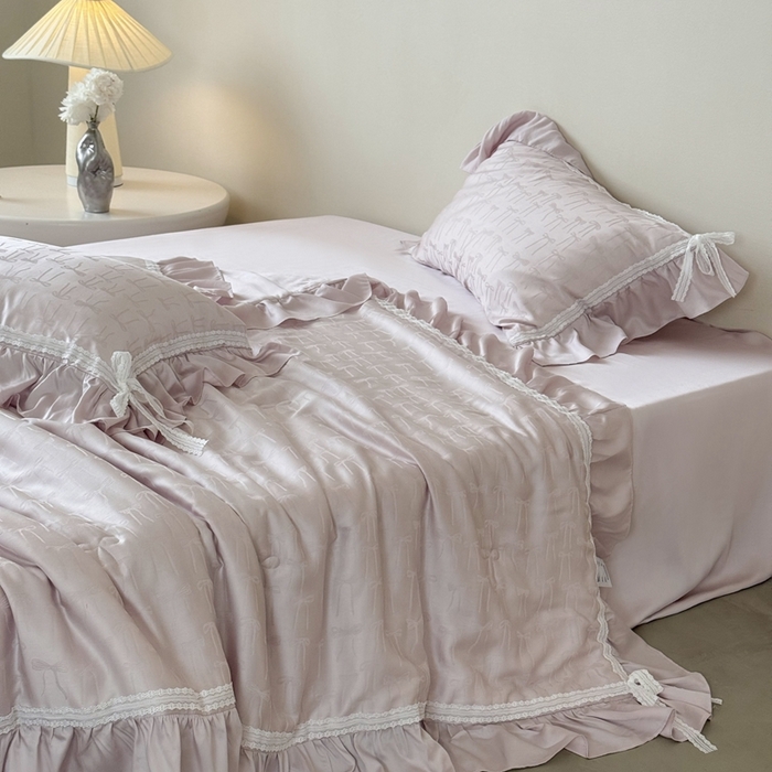 91家纺网 家纺一手货源 找家纺 MIU缪家居 2025新款60兰精天丝夏被四件套 薇薇安 单夏被控价288/四件套控价388 紫粉