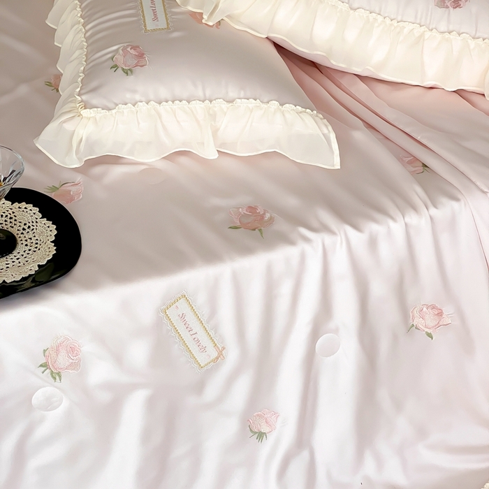 91家纺网 家纺一手货源 找家纺 （总）MIU缪家居 2025新款60支兰精天丝夏被四件套 爱莎 单夏被控价288/四件套控价388 