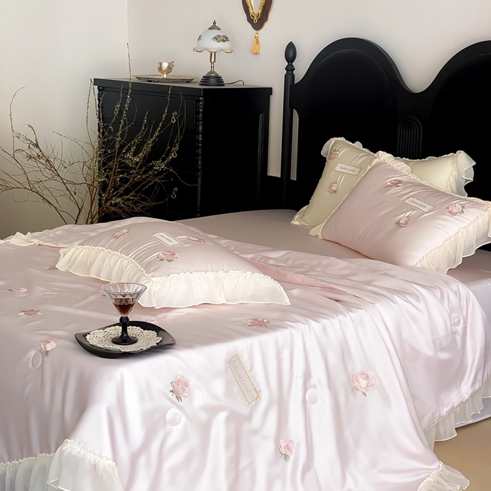 91家纺网 家纺一手货源 找家纺 （总）MIU缪家居 2025新款60支兰精天丝夏被四件套 爱莎 单夏被控价288/四件套控价388 