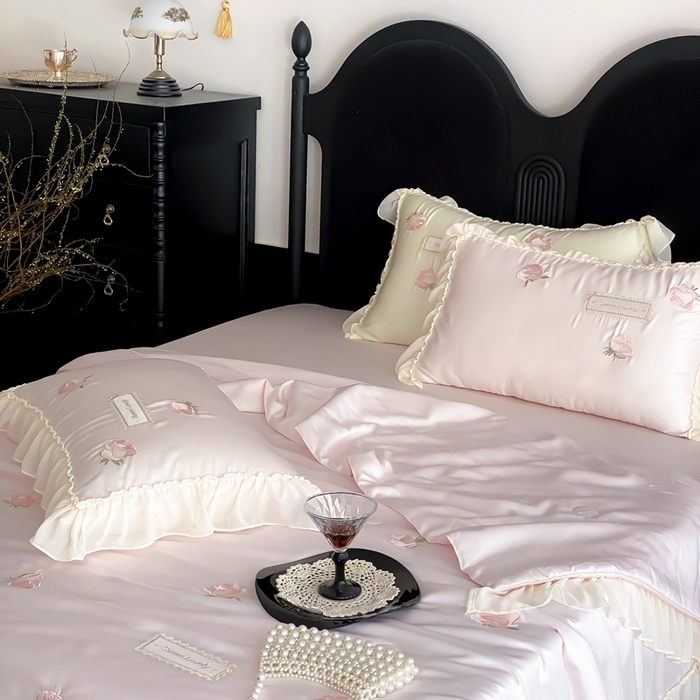 91家纺网 家纺一手货源 找家纺 （总）MIU缪家居 2025新款60支兰精天丝夏被四件套 爱莎 单夏被控价288/四件套控价388 