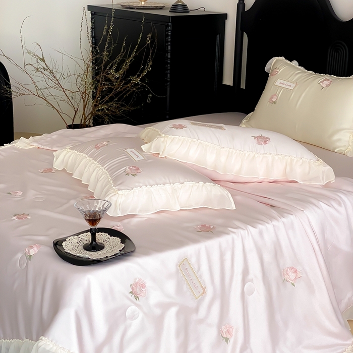 91家纺网 家纺一手货源 找家纺 （总）MIU缪家居 2025新款60支兰精天丝夏被四件套 爱莎 单夏被控价288/四件套控价388 