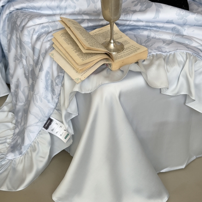 91家纺网 家纺一手货源 找家纺 MIU缪家居 2025新款60支兰精天丝夏被四件套 疏影 单夏被控价258/四件套控价358  蓝色