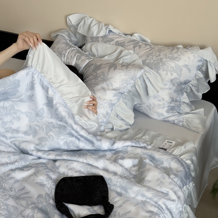 91家纺网 家纺一手货源 找家纺 MIU缪家居 2025新款60支兰精天丝夏被四件套 疏影 单夏被控价258/四件套控价358  蓝色