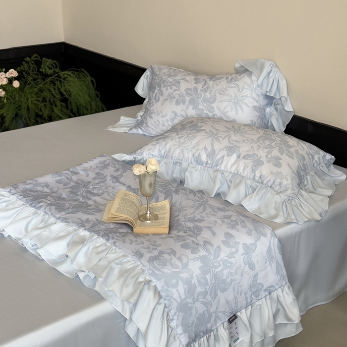 91家纺网 家纺一手货源 找家纺 MIU缪家居 2025新款60支兰精天丝夏被四件套 疏影 单夏被控价258/四件套控价358  蓝色