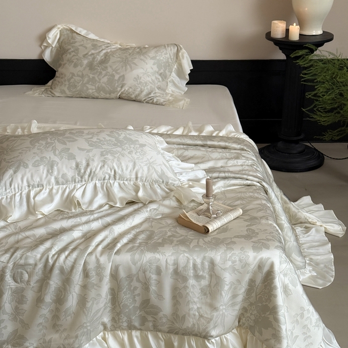 91家纺网 家纺一手货源 找家纺 MIU缪家居 2025新款60支兰精天丝夏被四件套 疏影 单夏被控价258/四件套控价358  绿色