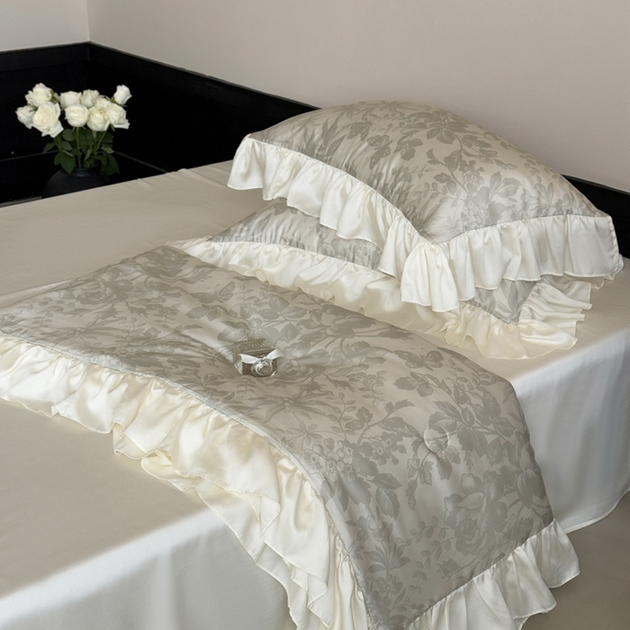 91家纺网 家纺一手货源 找家纺 MIU缪家居 2025新款60支兰精天丝夏被四件套 疏影 单夏被控价258/四件套控价358  绿色