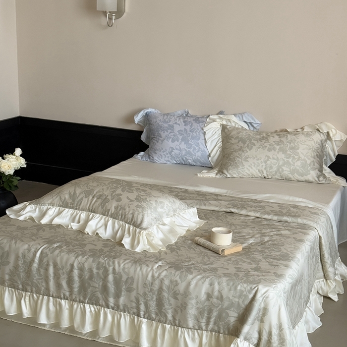 91家纺网 家纺一手货源 找家纺 MIU缪家居 2025新款60支兰精天丝夏被四件套 疏影 单夏被控价258/四件套控价358  绿色