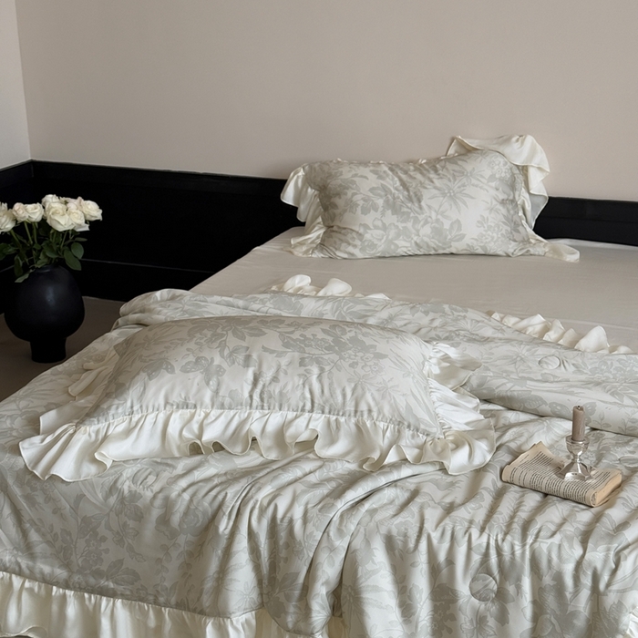 91家纺网 家纺一手货源 找家纺 MIU缪家居 2025新款60支兰精天丝夏被四件套 疏影 单夏被控价258/四件套控价358  绿色