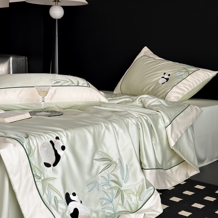91家纺网 家纺一手货源 找家纺 MIU缪家居 2025新款60支兰精天丝夏被四件套 熊猫与竹 单夏被控价288/四件套控价388  清绿