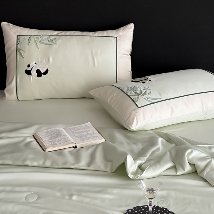 91家纺网 家纺一手货源 找家纺 MIU缪家居 2025新款60支兰精天丝夏被四件套 熊猫与竹 单夏被控价288/四件套控价388  清绿