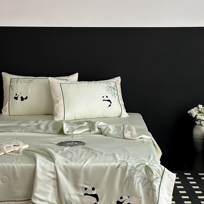 91家纺网 家纺一手货源 找家纺 MIU缪家居 2025新款60支兰精天丝夏被四件套 熊猫与竹 单夏被控价288/四件套控价388  清绿