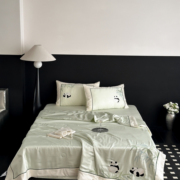 91家纺网 家纺一手货源 找家纺 MIU缪家居 2025新款60支兰精天丝夏被四件套 熊猫与竹 单夏被控价288/四件套控价388  清绿