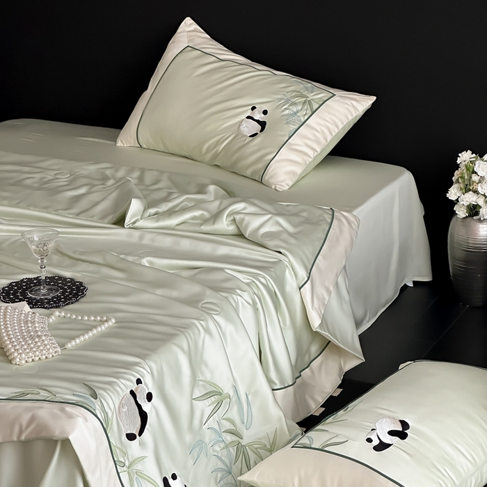 91家纺网 家纺一手货源 找家纺 MIU缪家居 2025新款60支兰精天丝夏被四件套 熊猫与竹 单夏被控价288/四件套控价388  清绿